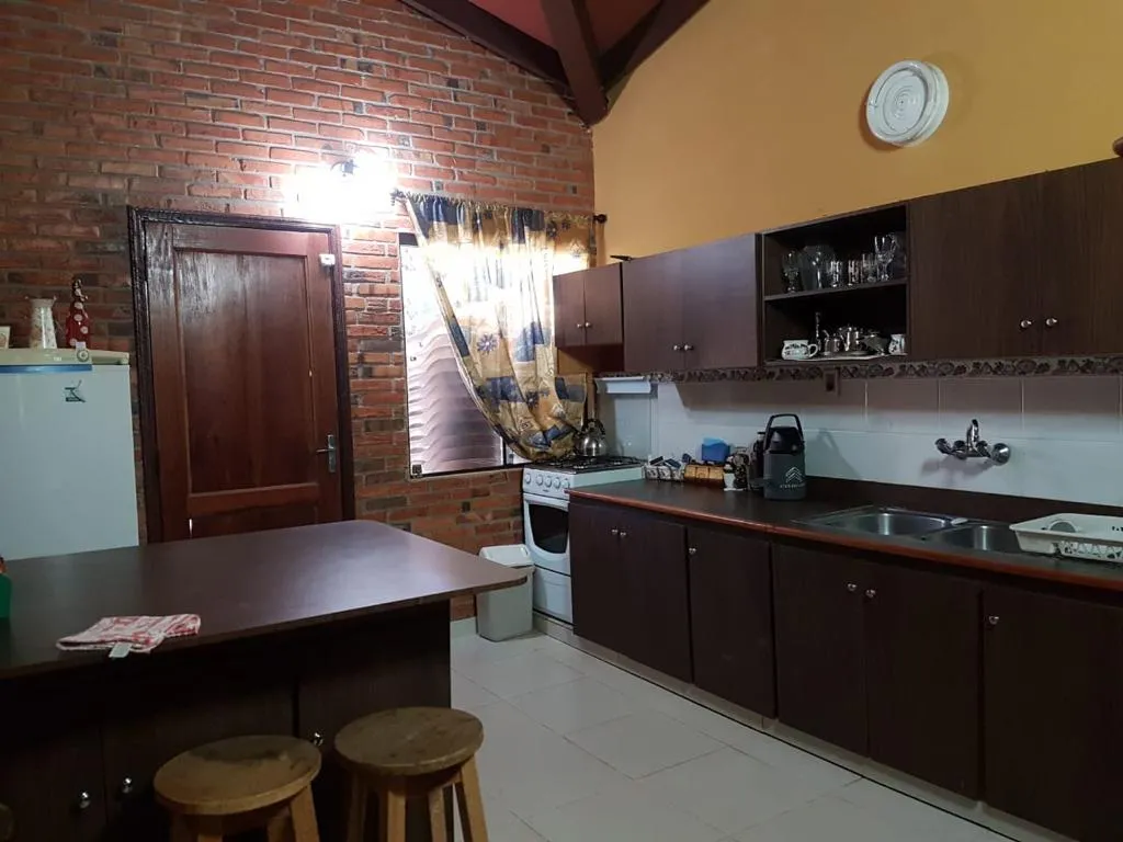 AMPLIA RESIDENCIA EN AREGUA - EN VENTA — foto 3