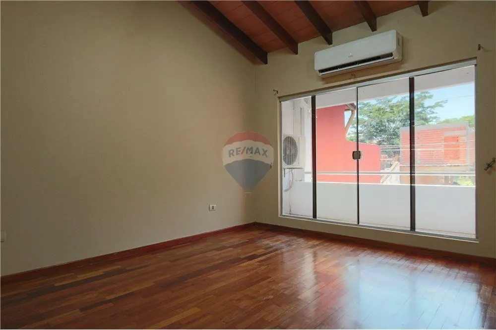 EN VENTA LUJOSO DUPLEX EN EL BARRIO PINOZA❗ — foto 3