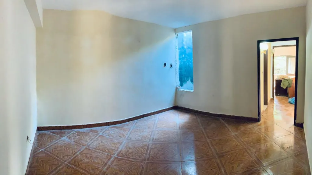 CASA PARA VENDER EN SAJONIA AL COSTADO DEL CLUB SAJONIA — foto 2