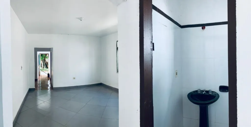 CASA PARA VENDER EN SAJONIA AL COSTADO DEL CLUB SAJONIA — foto 3