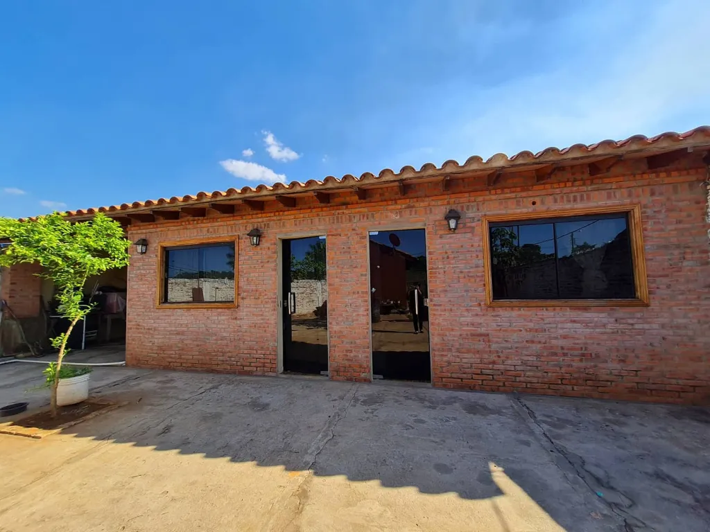 VENDO CASA EN SAN ANTONIO BARRIO ACHUCARRO DETRÁS DE LA EMPRESA PEPSI — foto 3