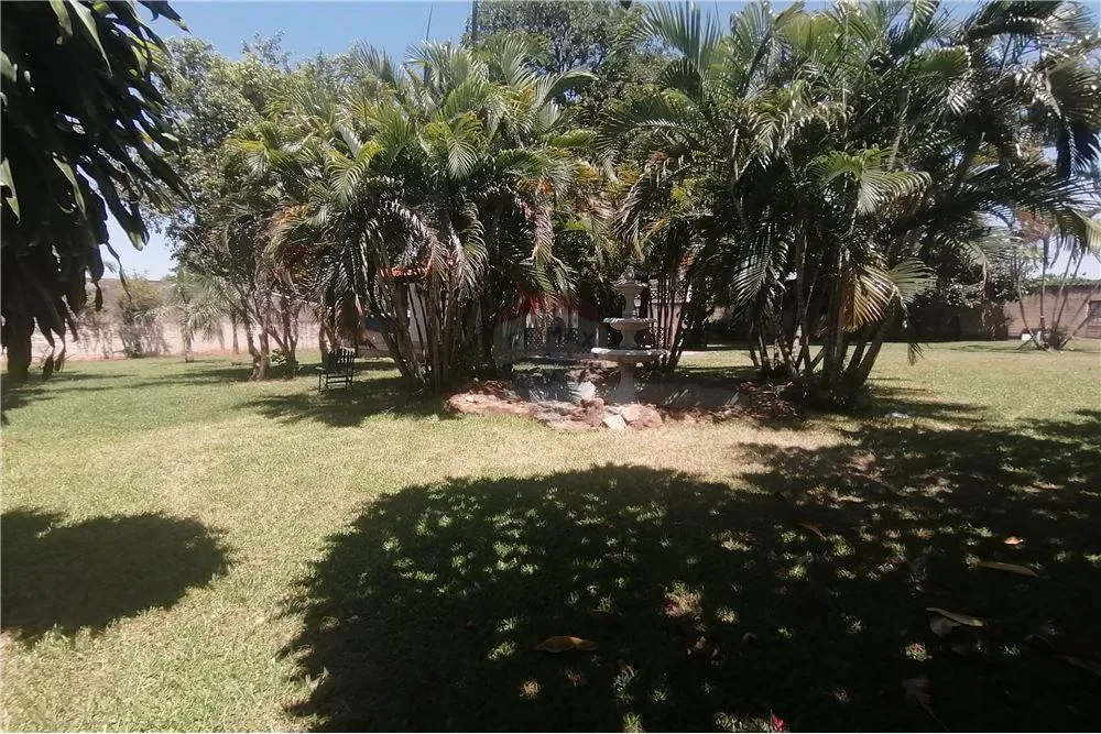 Hermosa casa en Ñemby superficie de lote 2.300m2 1,400,000,000 ₲ — foto 3