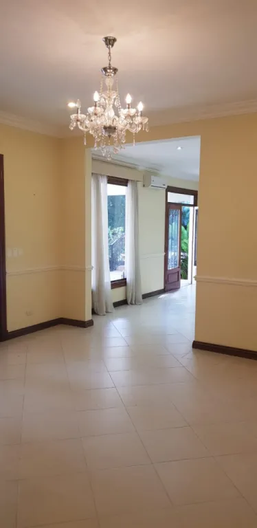 BO MCAL. ESTIGARRIBIA: SUNTUOSA RESIDENCIA IDEAL P DIPLOMÁTICOS, 4 SUITES, GRAN JARDÍN. — foto 3