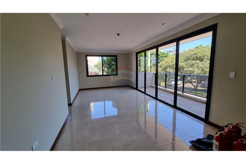 SEMIPISO A ESTRENAR DOS DORMITORIOS + 2 COCHERAS — foto 2