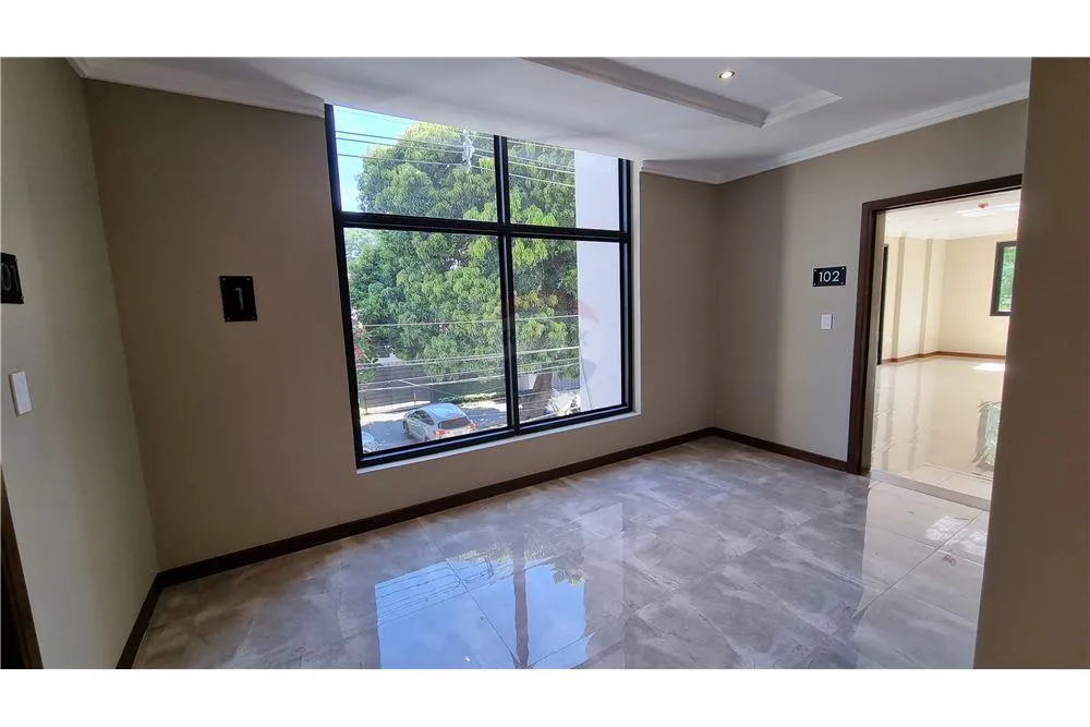 SEMIPISO A ESTRENAR DOS DORMITORIOS + 2 COCHERAS — foto 3
