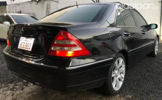 Mercedes-Benz Año 2002 — foto 4