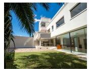 Venta Residencia Premium en Pleno Villa Morra 880,000 USD