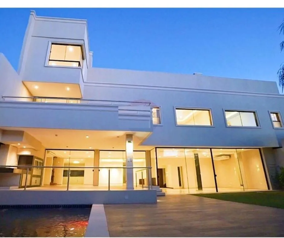 Venta Residencia Premium en Pleno Villa Morra 880,000 USD — foto 2