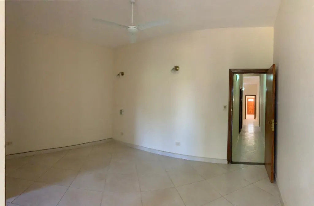 VENDO DUPLEX EN MBOCAYATY - RODEADO DE AVENIDAS — foto 3