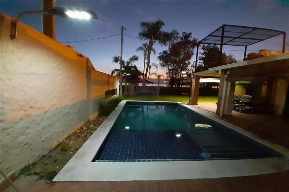 HERMOSA CASA EN SANBER FRENTE AL LAGO — foto 3