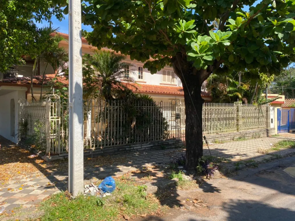 PROPIEDAD EN ESQUINA - BARRIO SANTA LIBRADA — foto 2