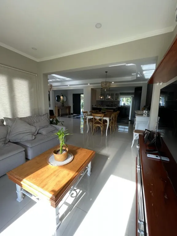 Vendo espectacular Residencia sobre Avenida — foto 3