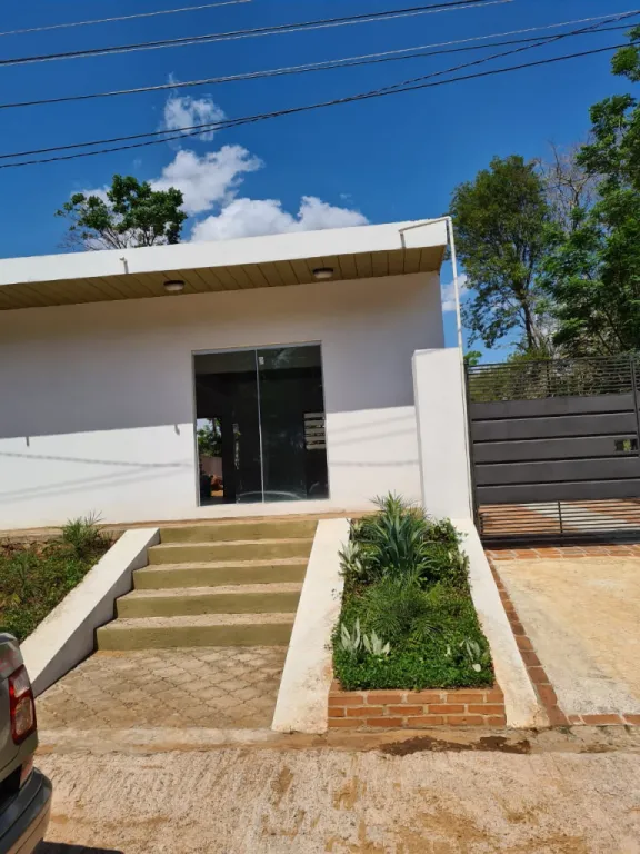 EN VENTA! HERMOSO SALON SOBRE LA RUTA SAN BERNARDINO - ALTOS — foto 2