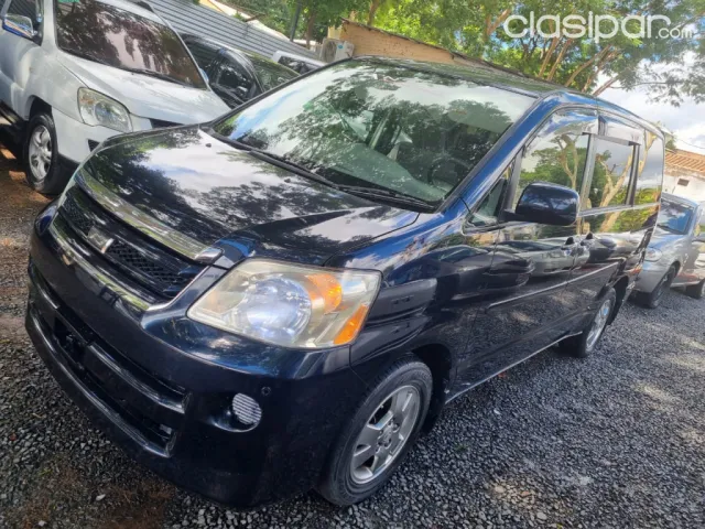 Toyota Noah 2004 — foto 4