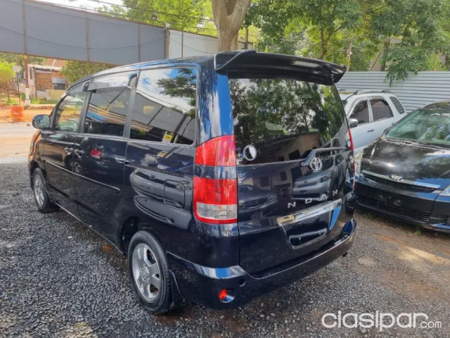 Toyota Noah 2004 — foto 5