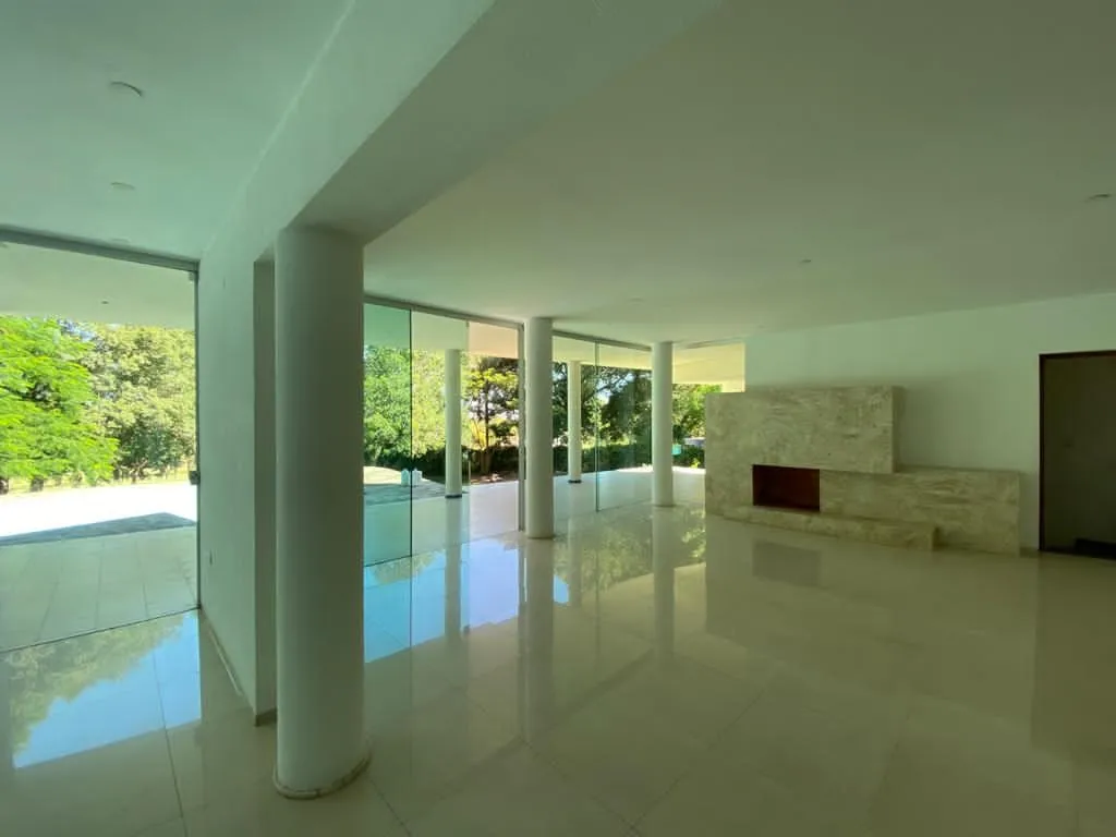 Importante Residencia a Estrenar Zona Yacht & Golf Club — foto 2