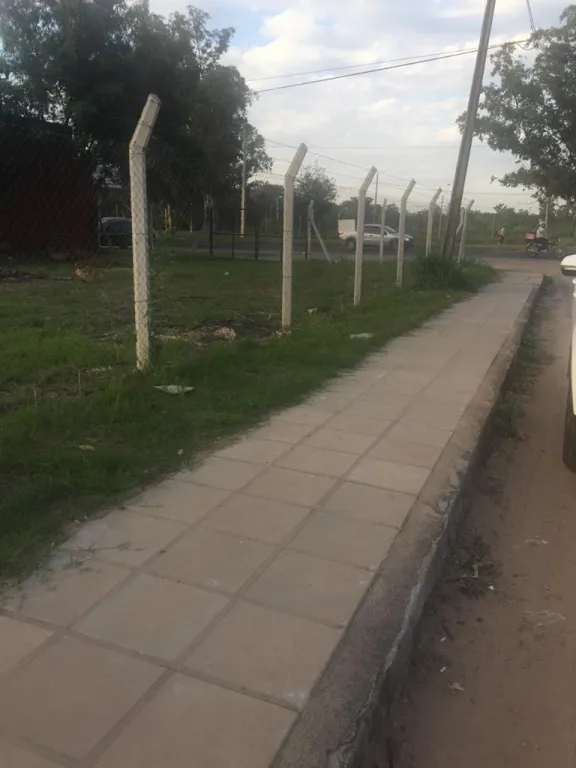 VENDO HERMOSO TERRENO EN ESQUINA. ZONA MADAME LYNCH — foto 2