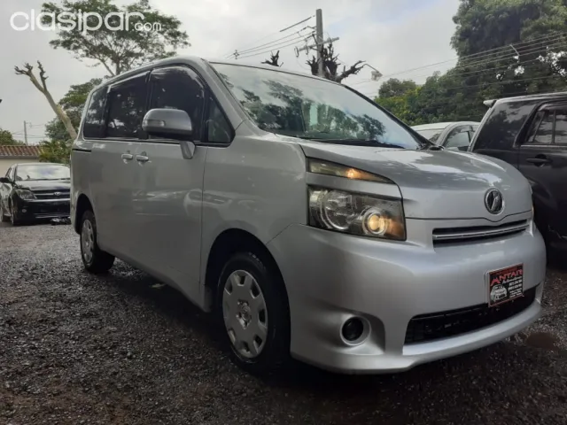 Toyota Voxy 2007 - foto 2