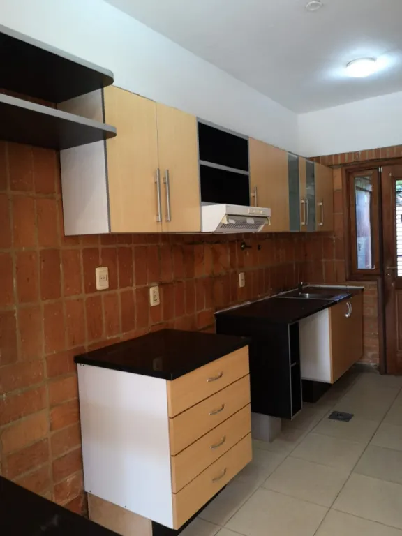 ALQUILO HERMOSO DUPLEX EN MBURUCUYA — foto 3