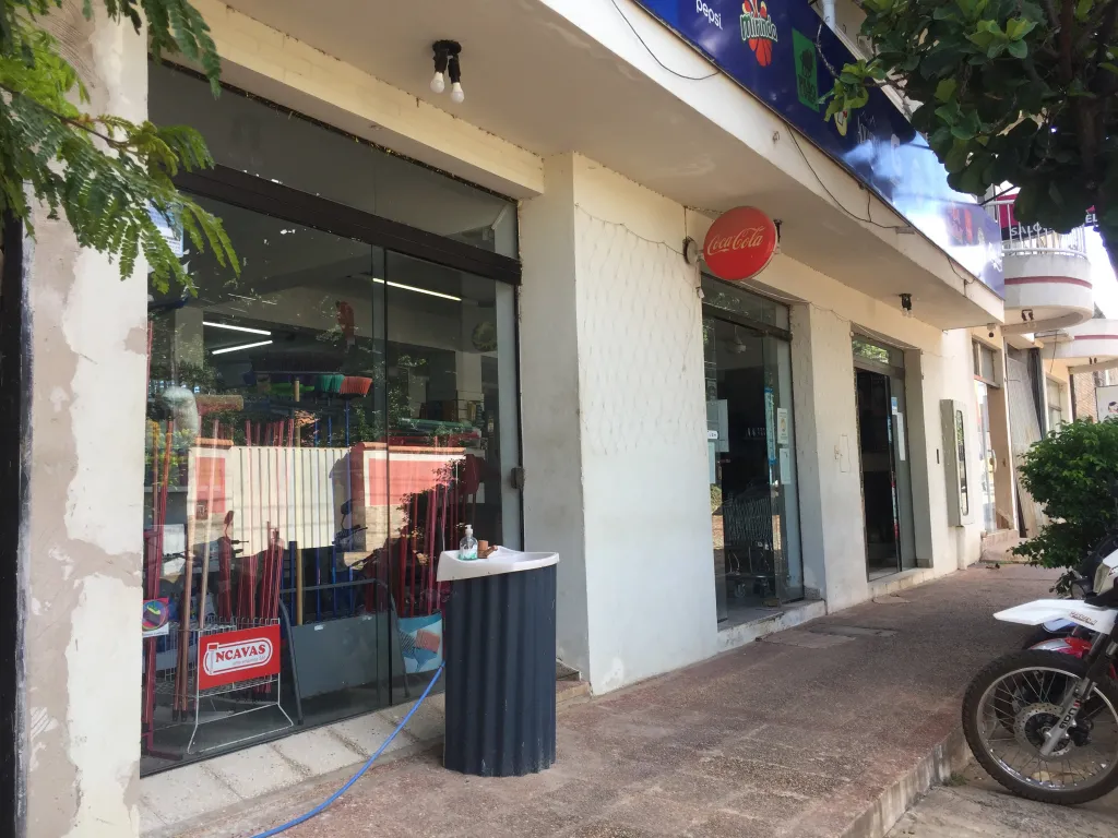 ALQUILO SALÓN COMERCIAL EN CARAPEGUA — foto 2
