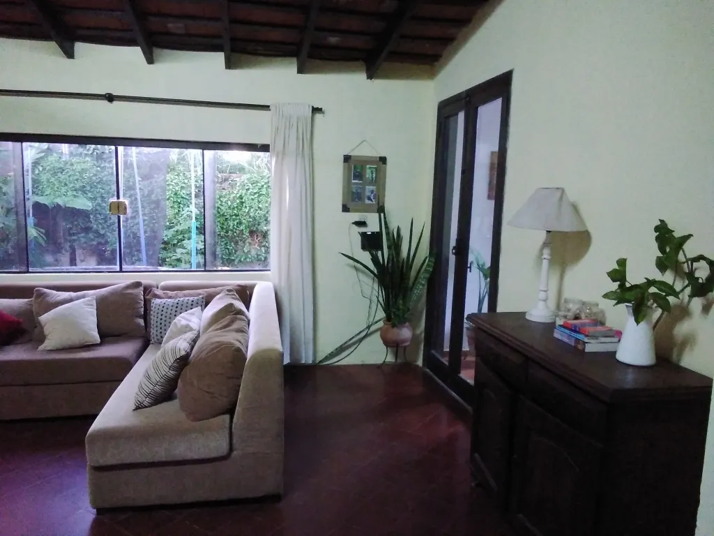 Casa con 2 salones comerciales sobre Pitiantuta casi 11 de septiembre — foto 2