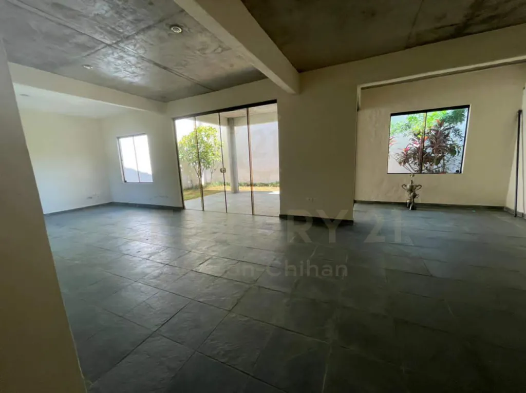 Casa tipo Duplex Amplio en el Barrio Villa Adela de Luque. — foto 2