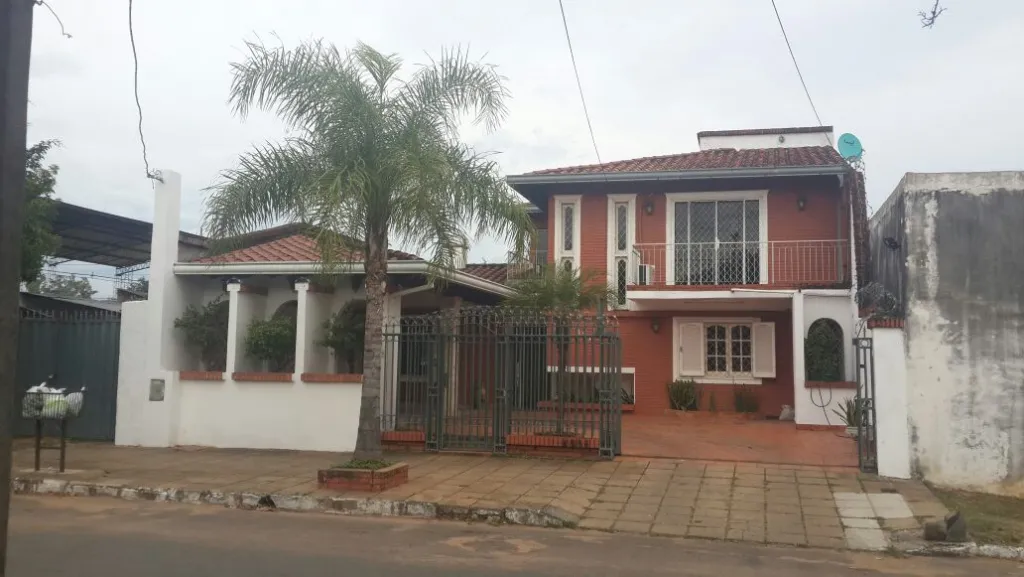 VENDO HERMOSA CASA A 2 CUADRAS DEL CENTRO FAMILIAR DE ADORACIÓN — foto 2