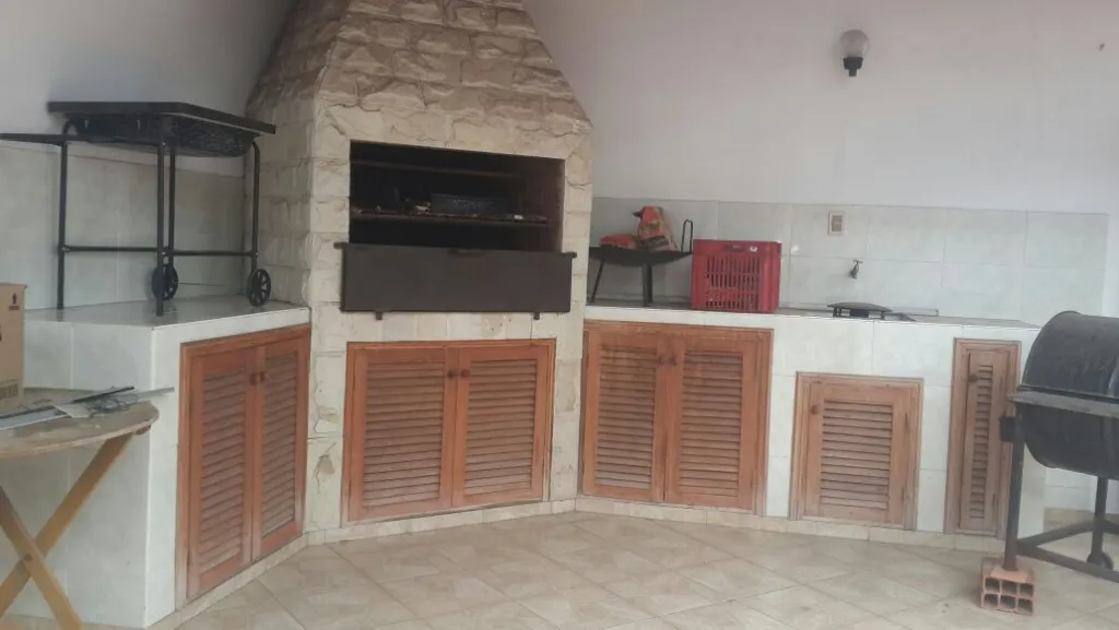 VENDO HERMOSA CASA A 2 CUADRAS DEL CENTRO FAMILIAR DE ADORACIÓN — foto 3