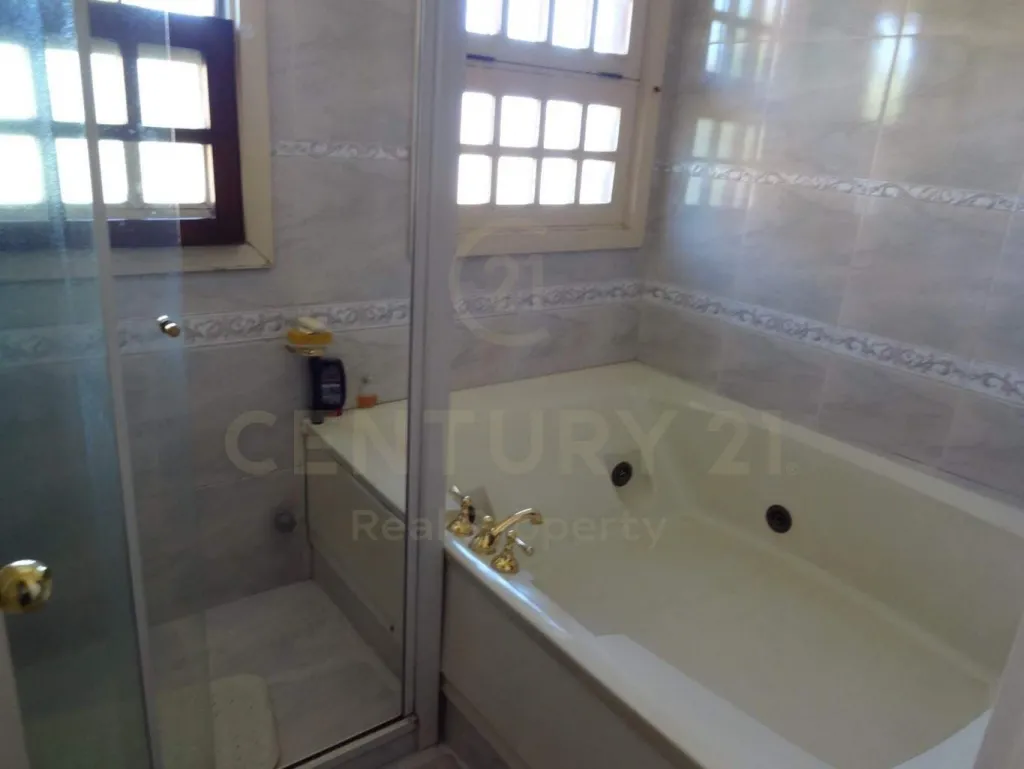 En Venta Residencia de Lujo en Villa Morra. — foto 3