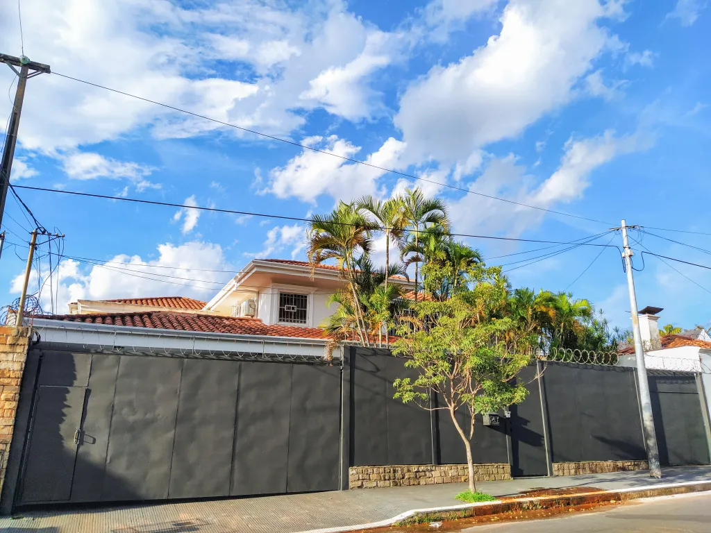 VENDO AMPLIA RESIDENCIA EN B° MCAL. ESTIGARRIBIA — foto 3