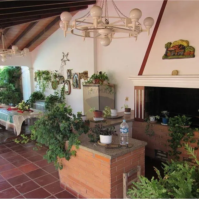 Vendo imponente Residencia en Fernando de la Mora — foto 3