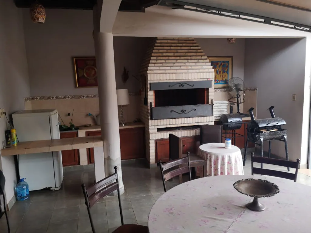 VENDO CASA CON PISCINA EN LUQUE — foto 2