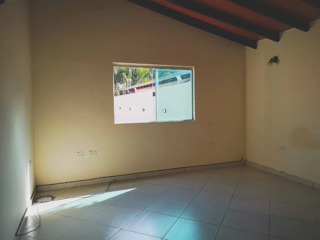 Casa en Lambaré a minutos del colegio SEK Paraguay — foto 2