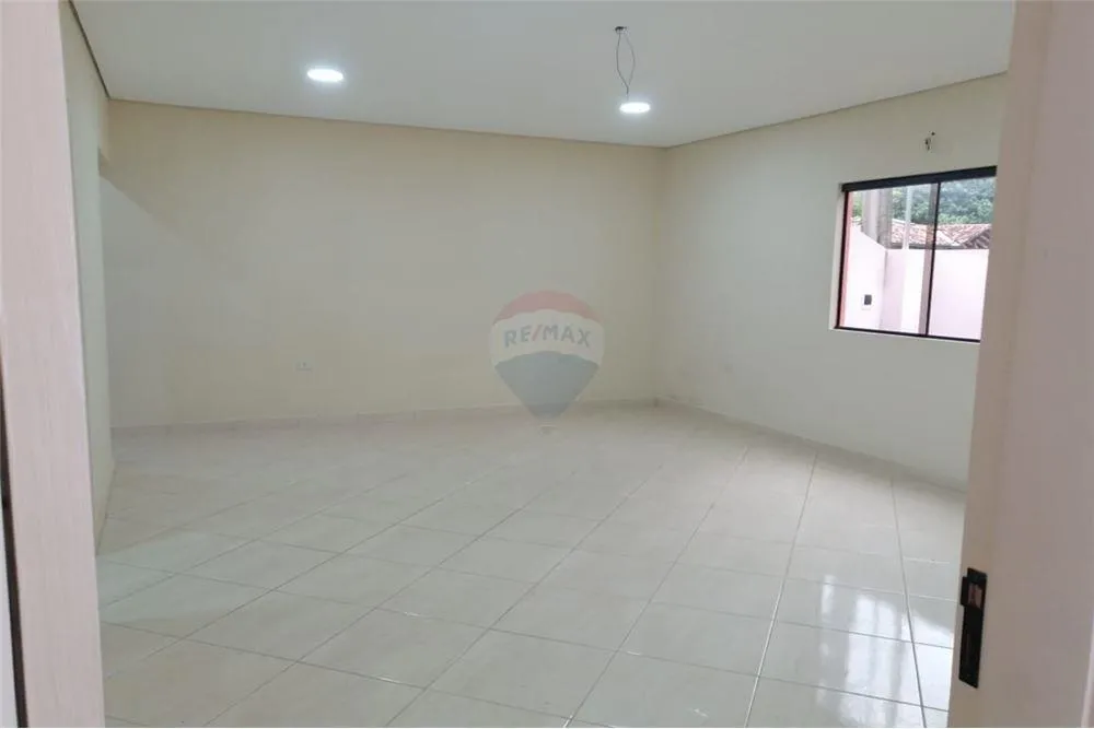 VENDO DUPLEX A ESTRENAR DE 3 DORMITORIOS EN LUQUE MORA CUE — foto 2
