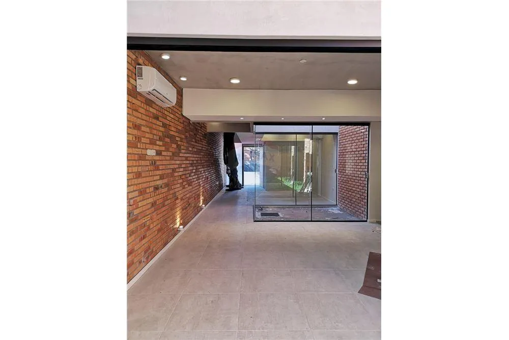 VENDO DUPLEX DE 3 DORMITORIOS CON PATIO A ESTRENAR ZONA CONMEBOL LUQUE — foto 3