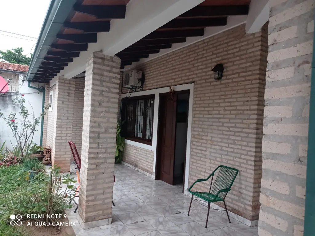 Vendo casa familiar en Lambaré, zona Century Plaza — foto 2