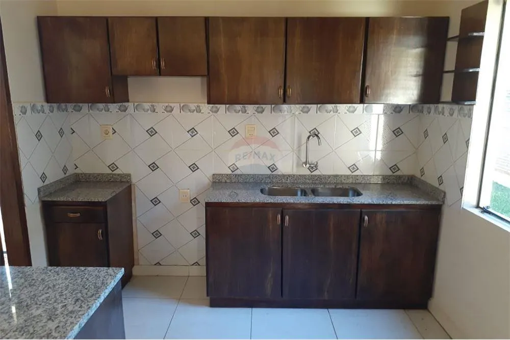 VENDO DUPLEX A ESTRENAR DE 3 DORMITORIOS CON PATIO EN SAN LORENZO ZONA CENTRO! — foto 3