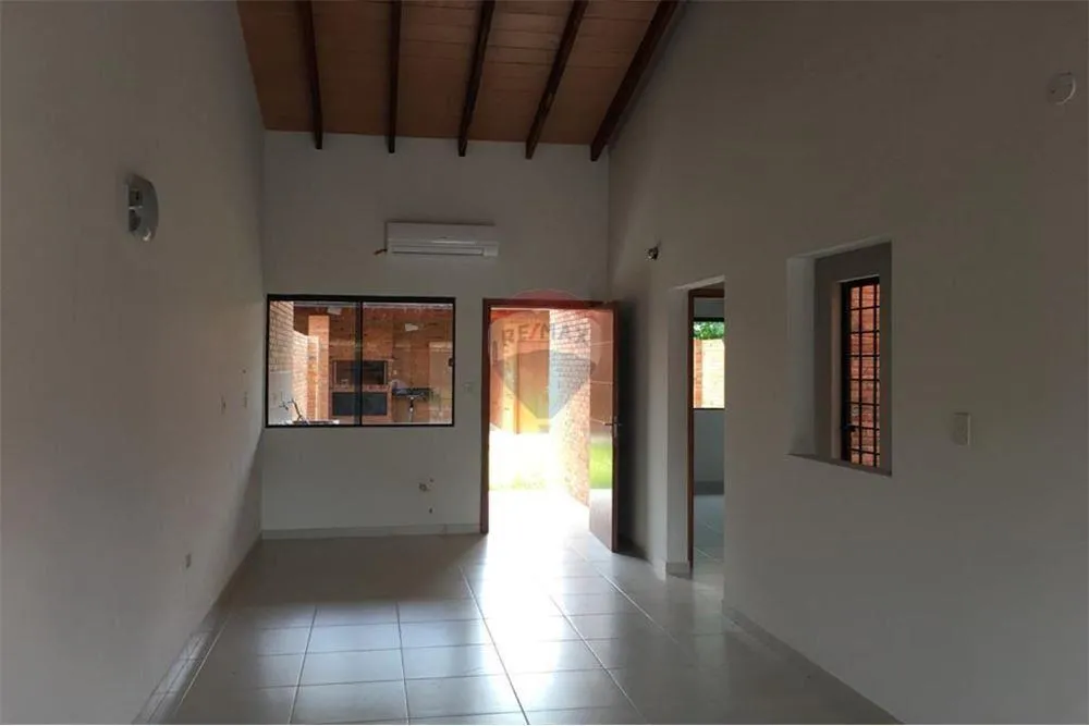 VENDO DUPLEX DE 2 DORMITORIOS CON PATIO EN LAMBARE ZONA PUERTO PABLA — foto 2