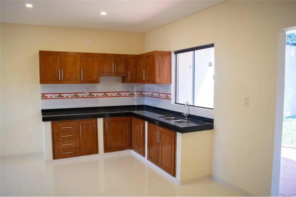 VENDO DUPLEX A ESTRENAR CON PATIO EN ÑEMBY BARRIO MBOCAYATY — foto 2