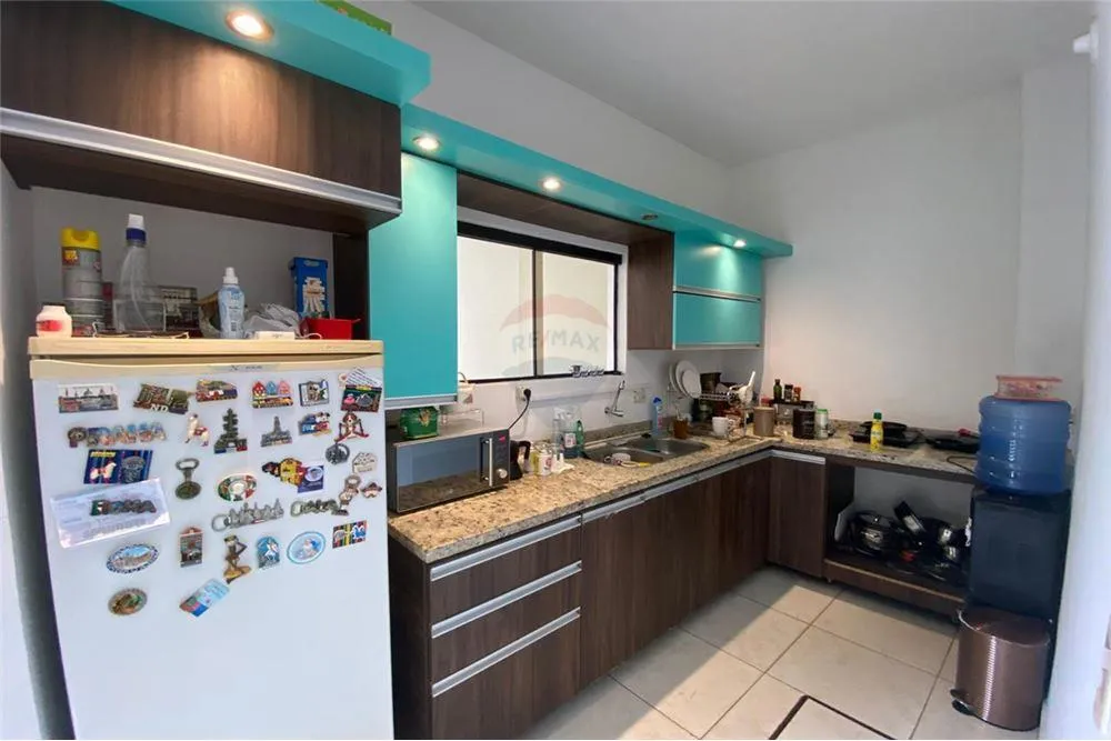 VENDO DUPLEX DE 3 DORMITORIOS EN LAMBARE ZONA YACHT — foto 3