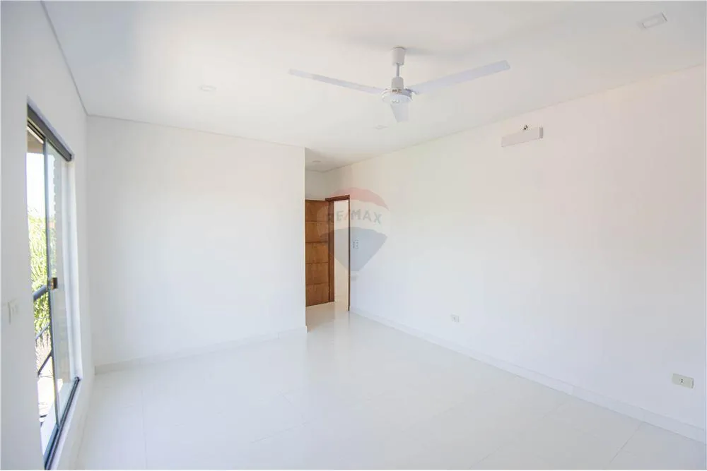 VENDO TRIPLEX A ESTRENAR DE 3 DORMITORIOS EN SAJONIA — foto 2