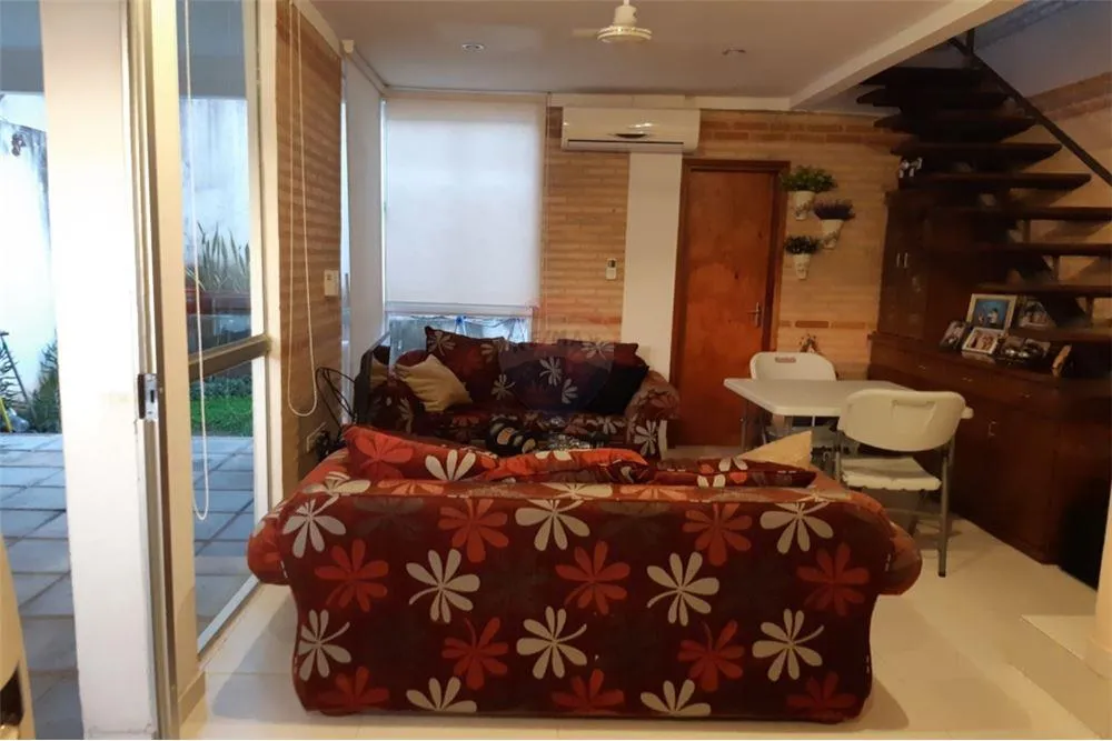 VENDO DUPLEX DE 2 DORMITORIOS CON PEQUEÑO PATIO EN SAJONIA — foto 2