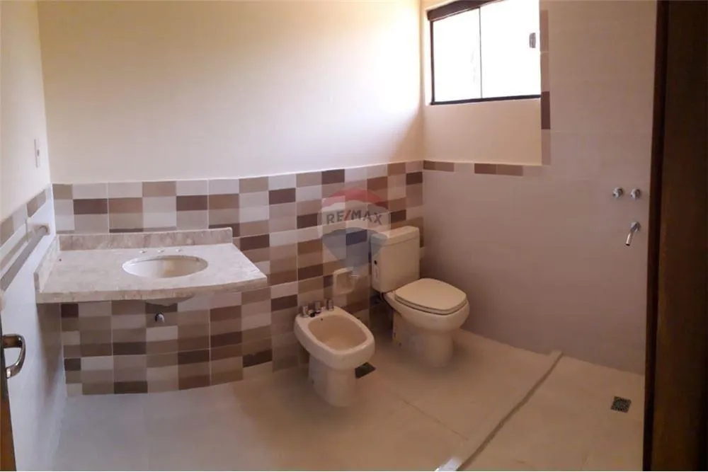 VENDO DUPLEX DE 3 DORMITORIOS CON PATIO EN ÑEMBY BARRIO VILLA ANITA — foto 3