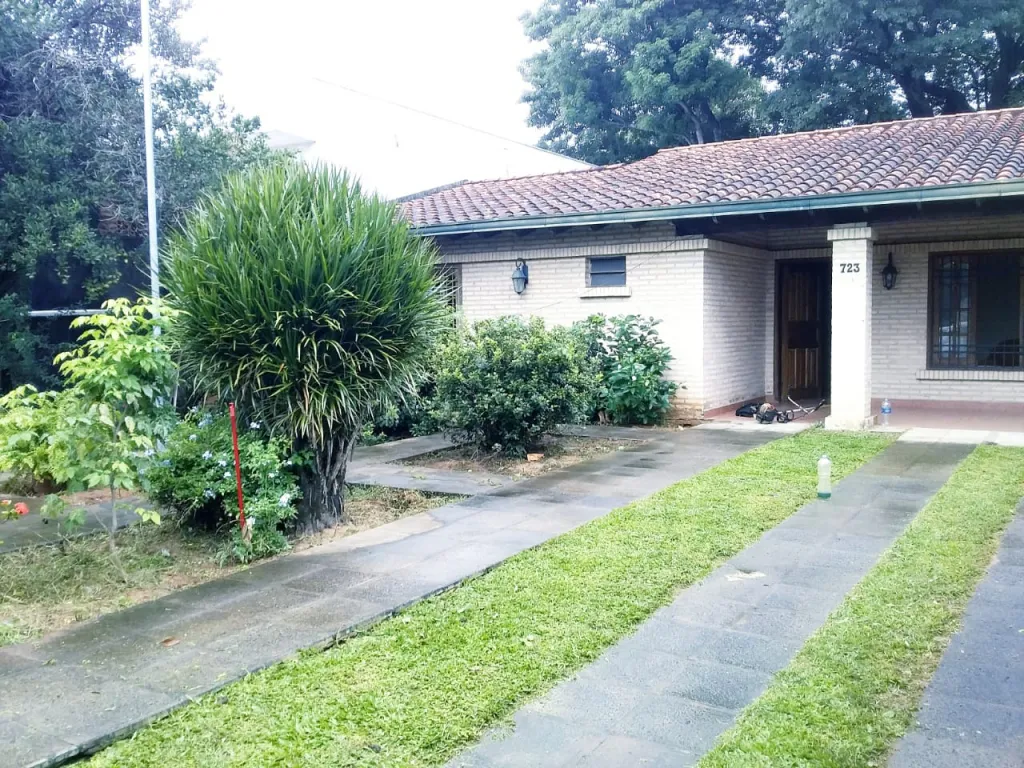 VENDO CASA EN LAMBARE, BARRIO KENNEDY — foto 2
