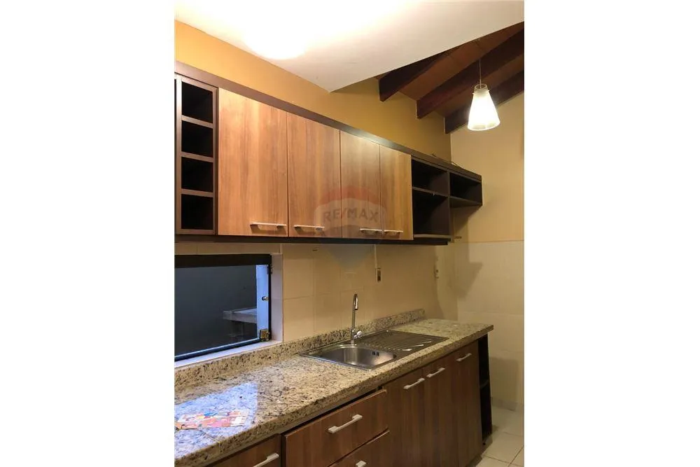 En venta duplex de 4 hab. en B. Obrero — foto 2