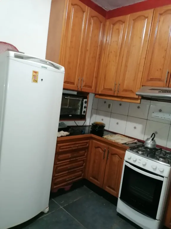 VENDO CASA CON AMPLIO PATIO LAURELTY LUQUE (42x28) TRES TERRENOS JUNTOS!! — foto 3