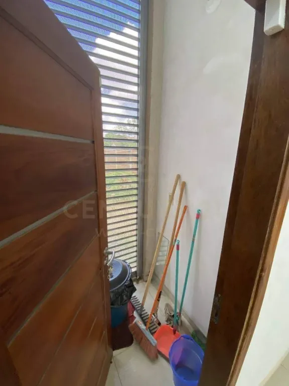 Local comercial en el Centro de Luque sobre calle asfaltada, alta tecnología en seguridad. — foto 3