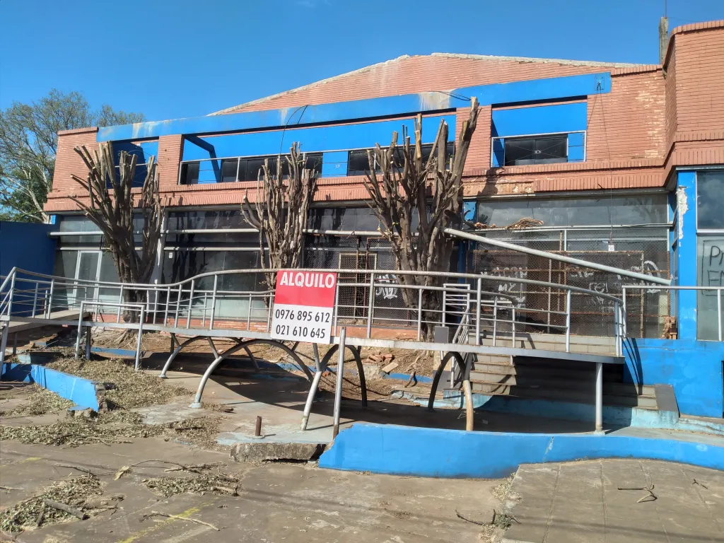 VENDO INMUEBLE SOBRE LA AVDA. MCAL. LOPEZ CASI CERRO PORTEÑO. — foto 2