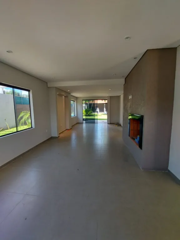 Z CIT: IMPECABLE RESIDENCIA, 3 SUITES, GRAN JARDÍN, PISCINA, 9.450.000 GS. — foto 3