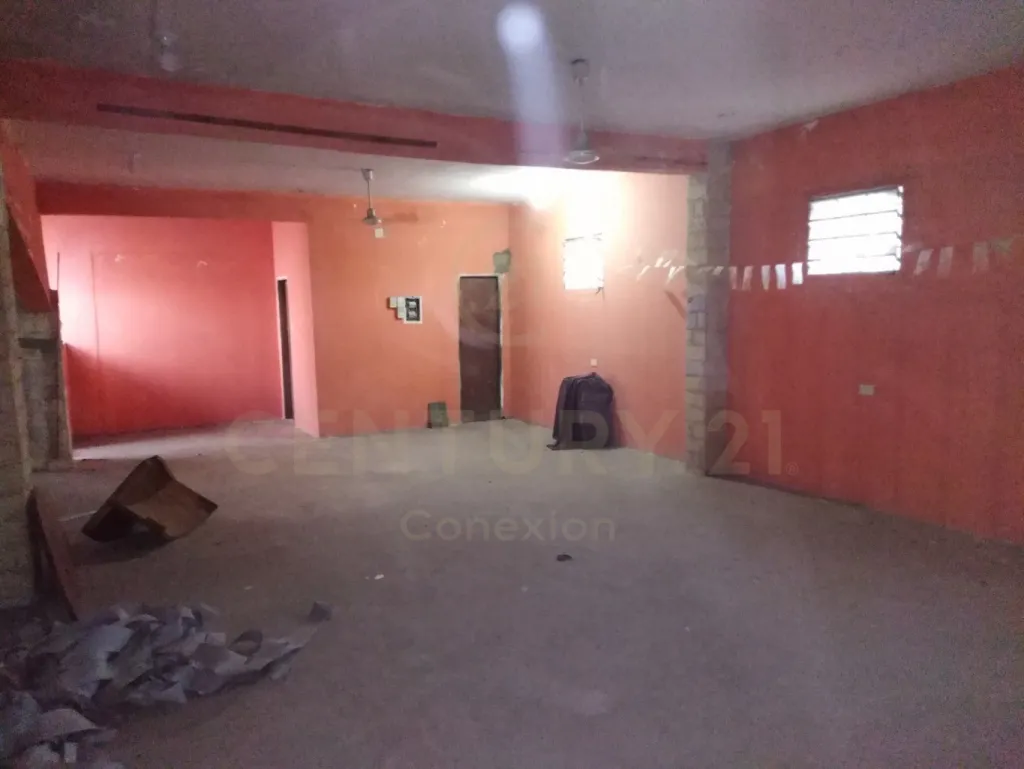 En Venta Tinglado con salida a dos calles y vivienda 795 mts2. — foto 2